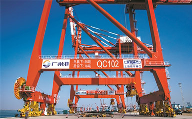 粤港澳大湾区首个全自动化码头实船联合调试