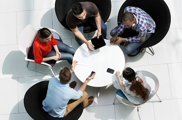 MBA学生真的不适合创业吗？听杨致远和霍夫曼指点迷津