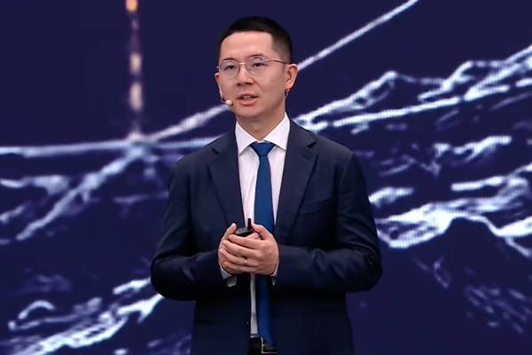阶跃星辰董事长印奇：AI拓宽世界边界，可谁为AI的现实行动负责？